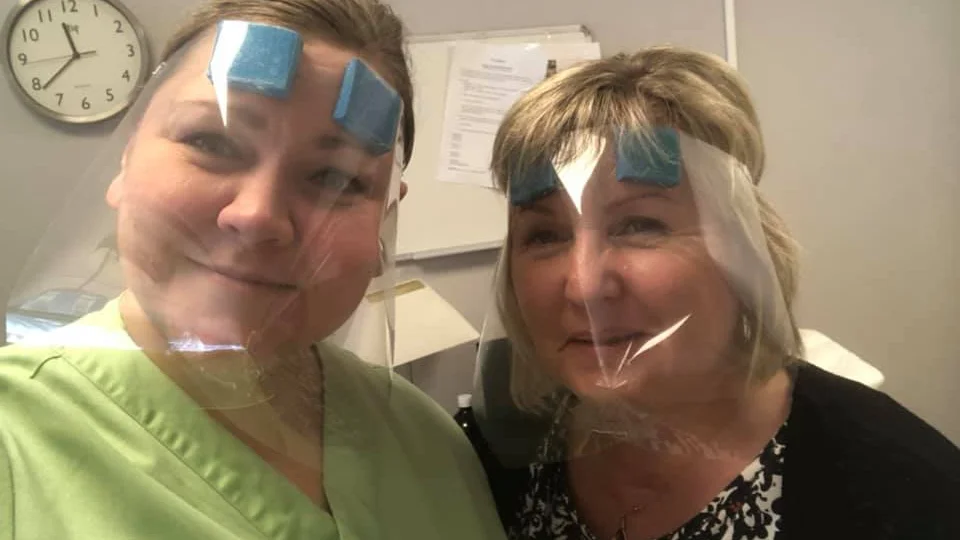Heidi Carnudd och Karin Abrahamsson arbetar som sjuksköterskor inom Luleå kommuns vård. 