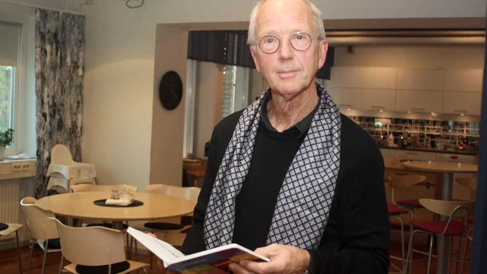 I den färgstarka pekboken som riktar sig till barn upp till två år har Tom Hedman lagt in elva bilder från Skellefteå med omgivning.