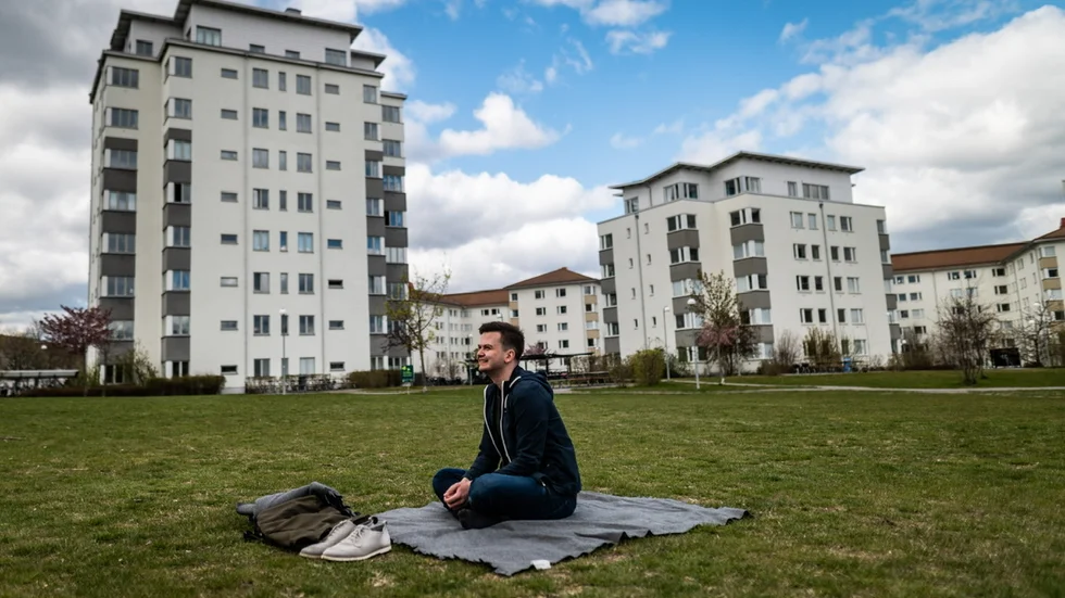 Oskar Tegby var ensam i Ekonomikumparken, där det under vanliga år brukar samlas tusentals. 