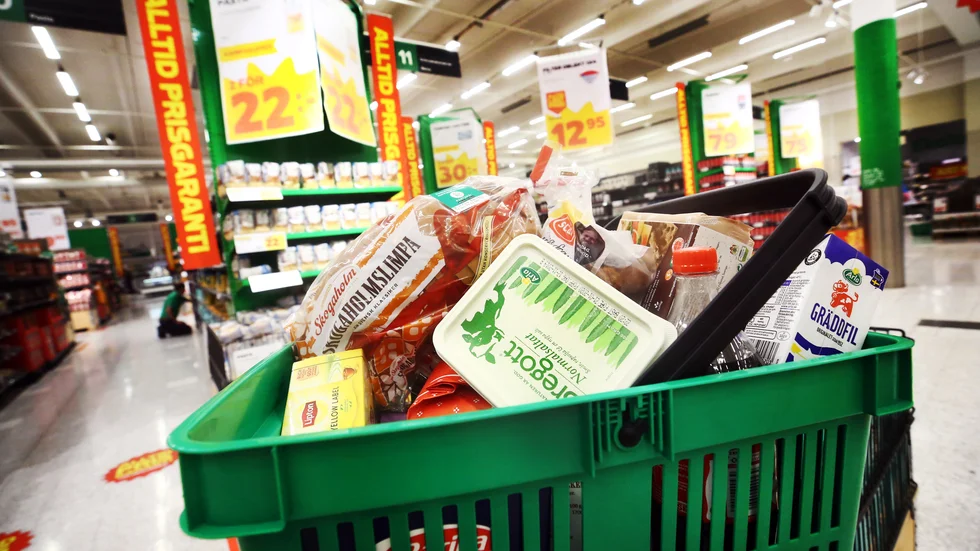 Tidningen jämförde priset på 19 varor på Stora Coop, Ica Maxi, City gross och Willys på Kungsgatan. Stora Coop som skyltar med prisgaranti hade dock den dyraste varukorgen av de fyra butikerna.
