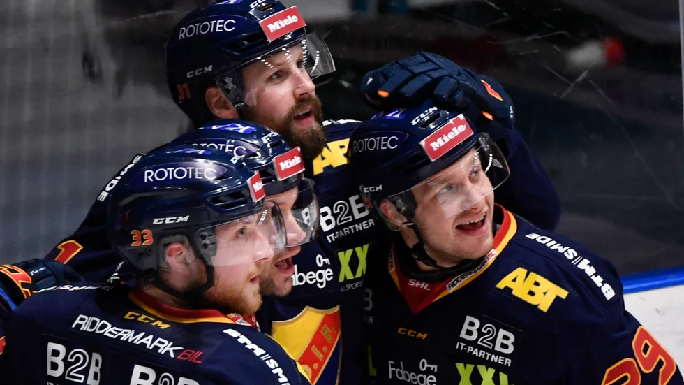 Djurgårdens Dick Axelsson (mitten) vill spela ytterligare en säsong i klubben. Arkivbild.