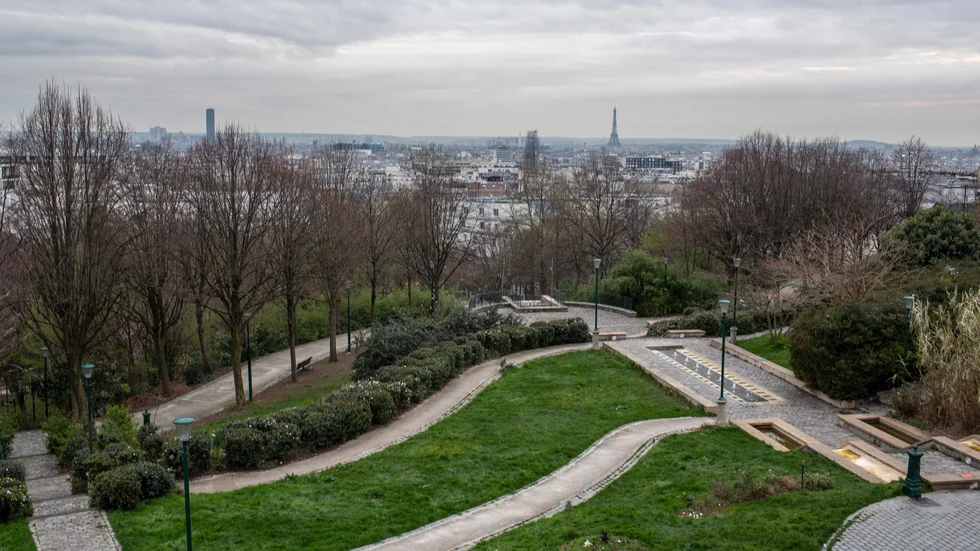 Paris stängda parker ska nu övervakas av helikopter för att upptäcka eventuella folksamlingar som trotsat virusrestriktionerna.