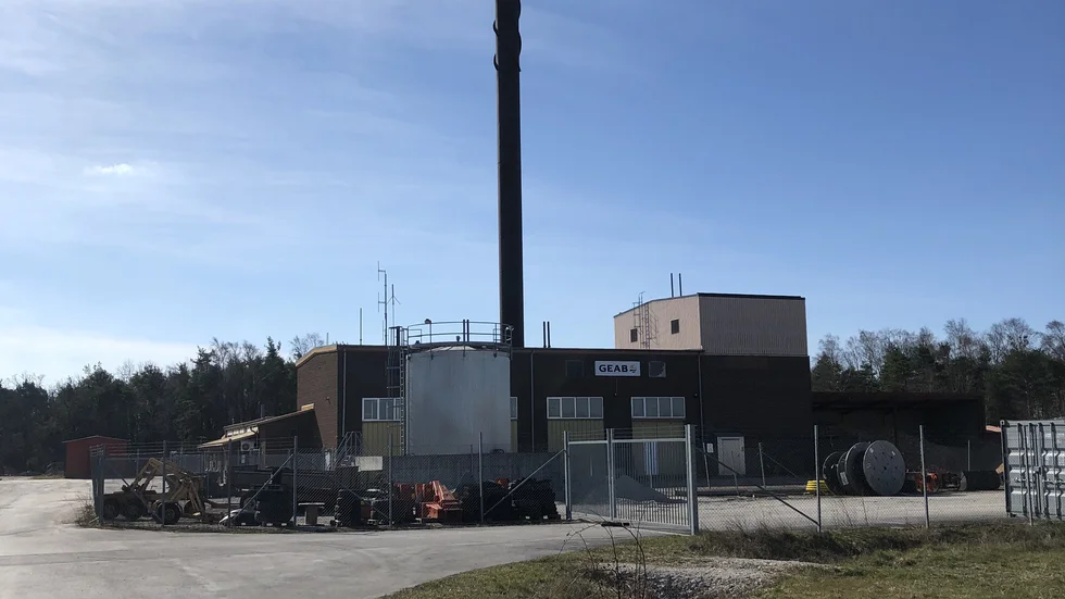 Geabs fjärrvärmeanläggning i Hemse ska göras om. Utsidan förblir sig lik, men på insidan blir det desto större förändringar. 