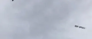 Såg du också flygplanet med banderollen? 