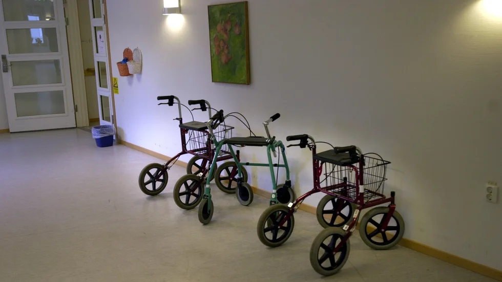 En hyresgäst på ett vårdboende i Karlskrona har avlidit efter att ha testats positiv för coronaviruset. Bilden är från ett från annat boende. Arkivbild.