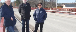 De oroar sig för fler stopp på Stallarholmsbron
