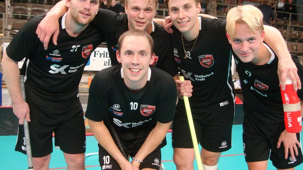 Skellefteå IBK:s målskyttar: Peter Hartman, Peter Ståhl, Joel Johansson, Carl From och längst fram Johan Vesterlund.