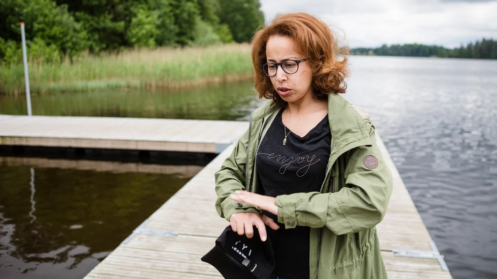Hind Chaou berättar om händelsen, när flera personer gav den lille pojken första hjälpen.
