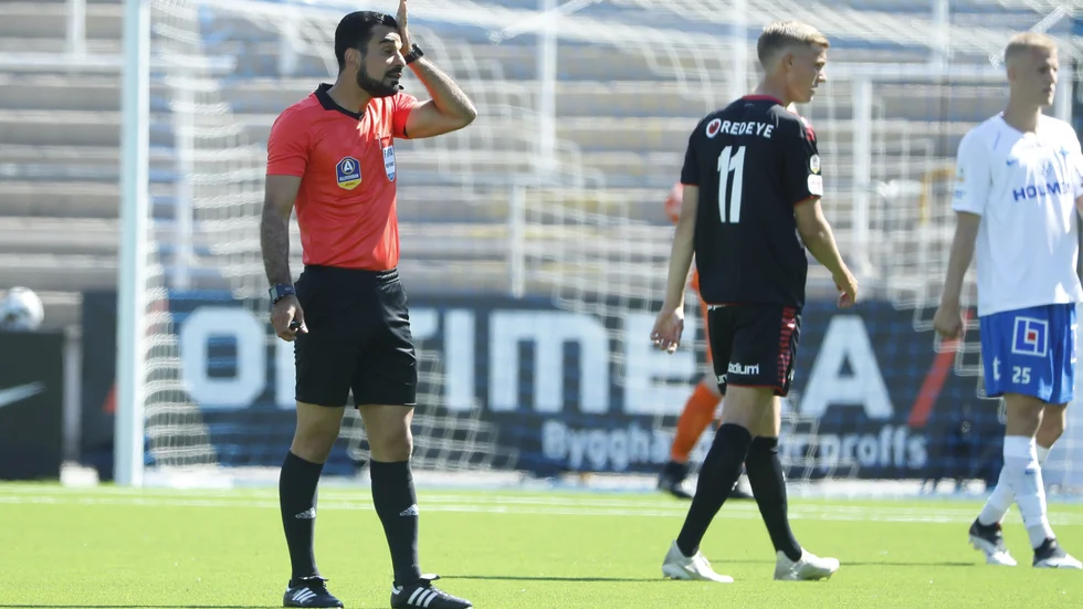 Domaren Mohammed Al-Hakim saknade publiken på Östgötaporten i den allsvenska premiären mellan IFK Norrköping och Kalmar FF.