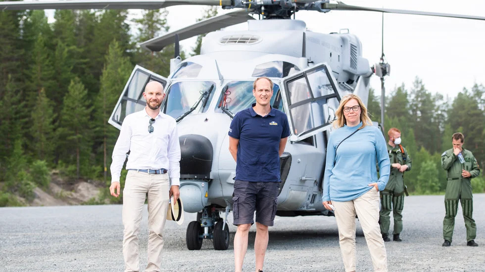 Bodens kommunalråd Claes Nordmark, Rally Swedens vd Glenn Olsson och Luleås kommunalråd Lenita Ericson innan helikopterfärden över vissa delar av det tänkta tävlingsområdet.