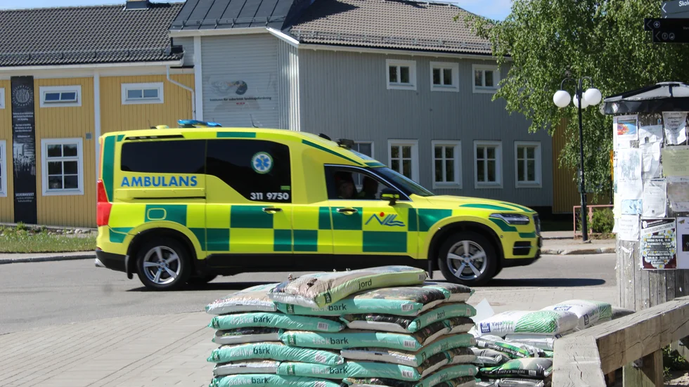 Ambulans fick kallas till platsen. 