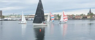 Tolv båtar kom till start i premiären