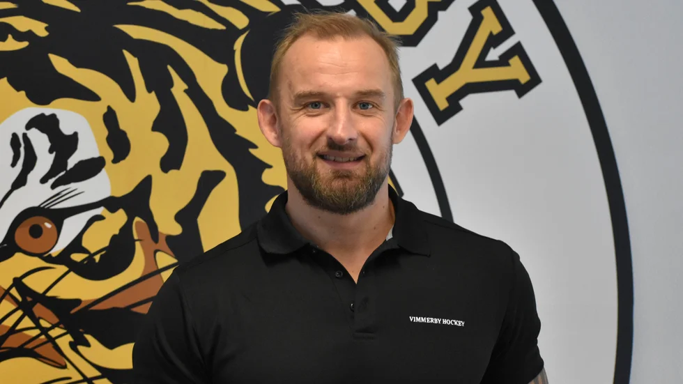 Morgan Persson får en ny titel i Vimmerby Hockey.