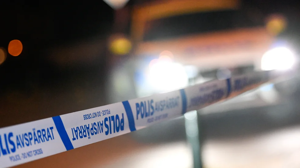 Polisen kunde gripa mannen sedan vittnena lyckades få ut mannen från lägenheten.