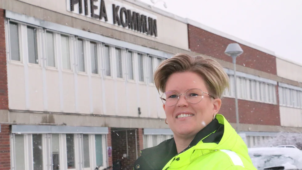 Rebecka Granström, enhetschef på trafik och bygg på kommunen, tycker att första veckan med det nya parkeringssystemet fungerat bra om man bortser från driftstörningen på terminalerna. (Arkivbild)