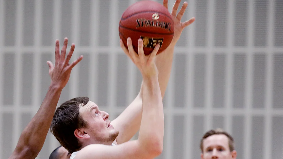 Pontus Lennartsson och Eskilstuna Basket vann hemma mot Högland den gångna helgen.
