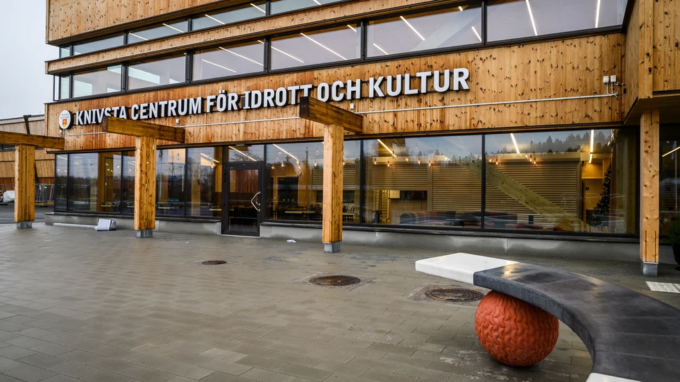 Första spadtaget till CIK togs i början av 2017. Nu är kultur- och idrottscentret i centrala Knivsta klart i sin helhet.
