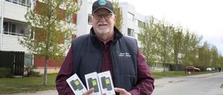 Delar ut mobiltelefoner till isolerade äldre
