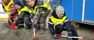 När ska de färgglada västarna få skotta?