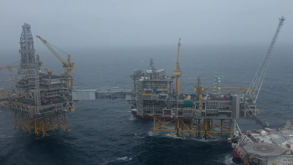 Norges olje- och gasindustri stramar åt investeringsplanerna i coronakrisen. Arkivbild