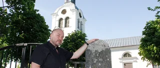 Breds kyrka gav inspiration till Håkans roman