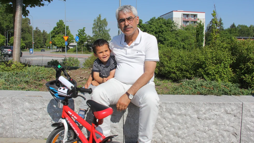 Nezir Atay har bott i Gottsunda sedan 2006. Självklart blir han orolig när det händer saker i området. Sonen Firat, 3 år, är uppväxt i Gottsunda. 