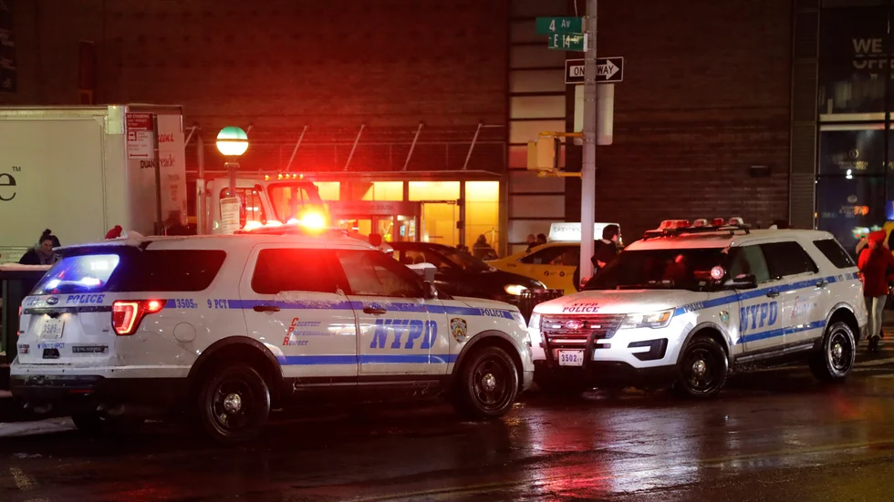 Nent Group, som driver tv-kanalerna TV3, TV6 och TV10, stoppar sändningarna av den amerikanska tv-serien ”Cops". Arkivbild.