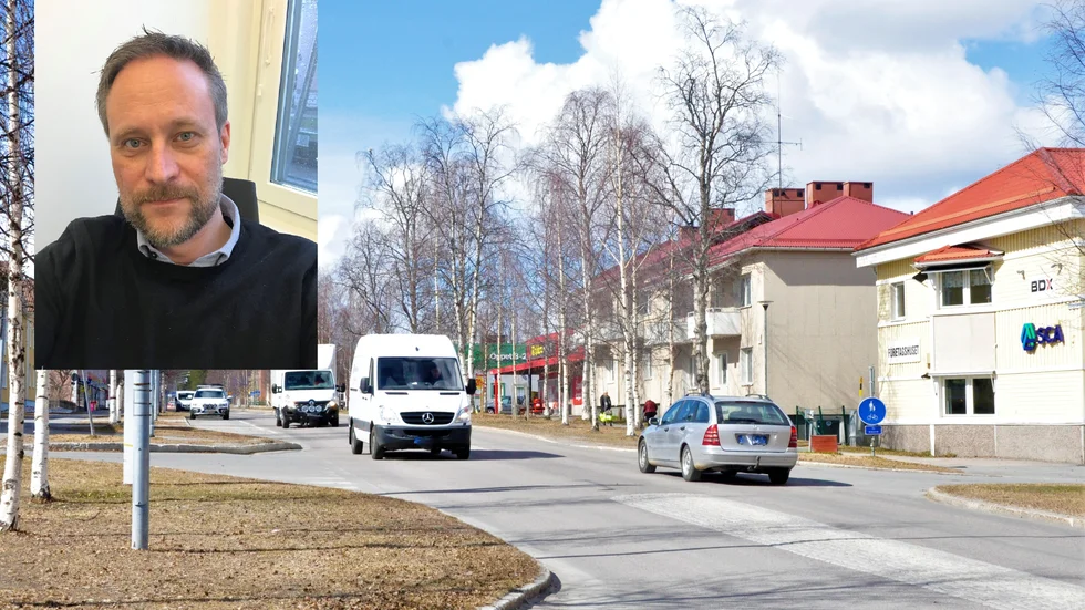 Juristen Stefan Dubois tycker att kommunen själva borde sköta parkeringstillsynen intället för att leja ut det till ett vinstdrivande företag.