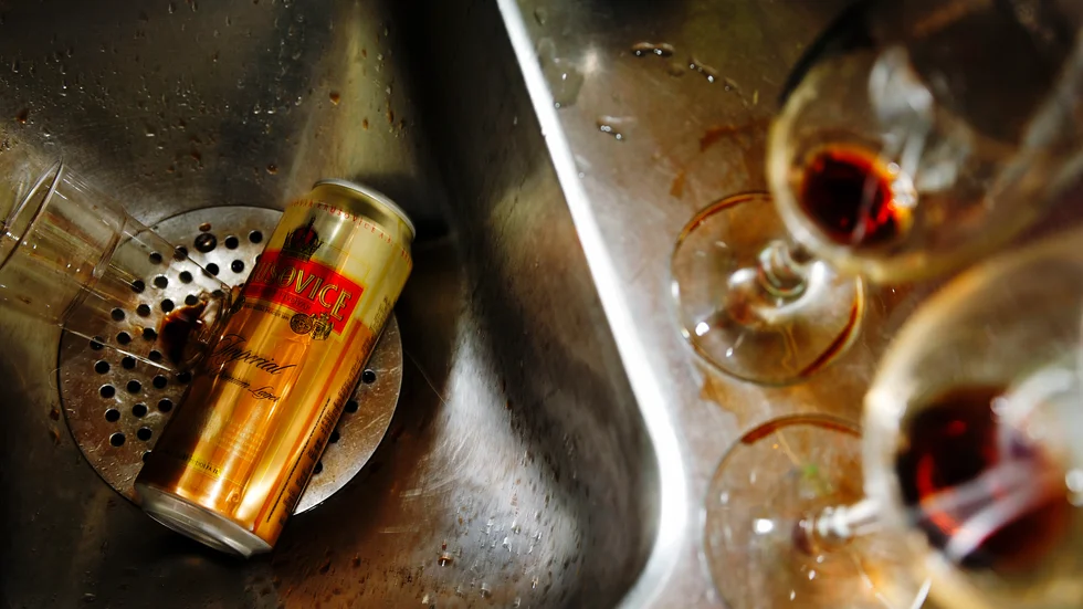 Vi befarar att fler låter alkoholen få större utrymme både under midsommarhelgen och resten av sommaren. skriver Per-Olof Svensson.