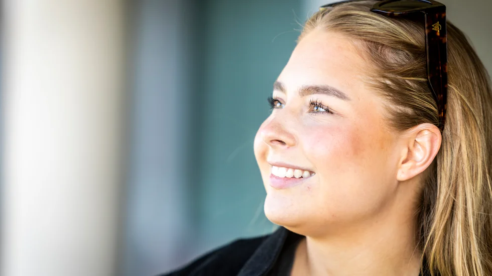 Olivia Qvist läser sista året Samhällsvetenskap och har sett fram emot studentdagen i många år. Beslutet om att allt studentfirande ställs in kom som ett slag i magen för henne.