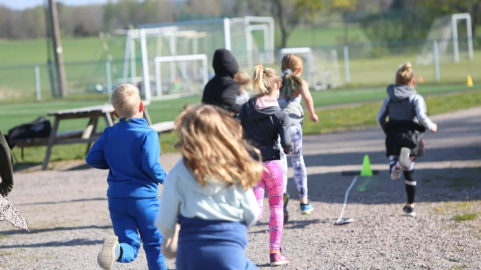 68 elever från Askeby skola deltog i Skolloppet. Det var fart och fläkt med mycket energi i det fina vårvädret. 