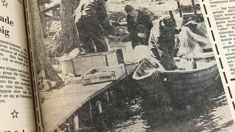 Kuriren för 50 år sedan: Våren har kommit till Nackhäll i Julita. Hjälmaren har gått upp och familjen har gjort första fisketuren. Här bärgas fångsten av Rune Karlsson, i båten, samt sonen Sven-Olov, frun Aina och pensionären John Karlsson.