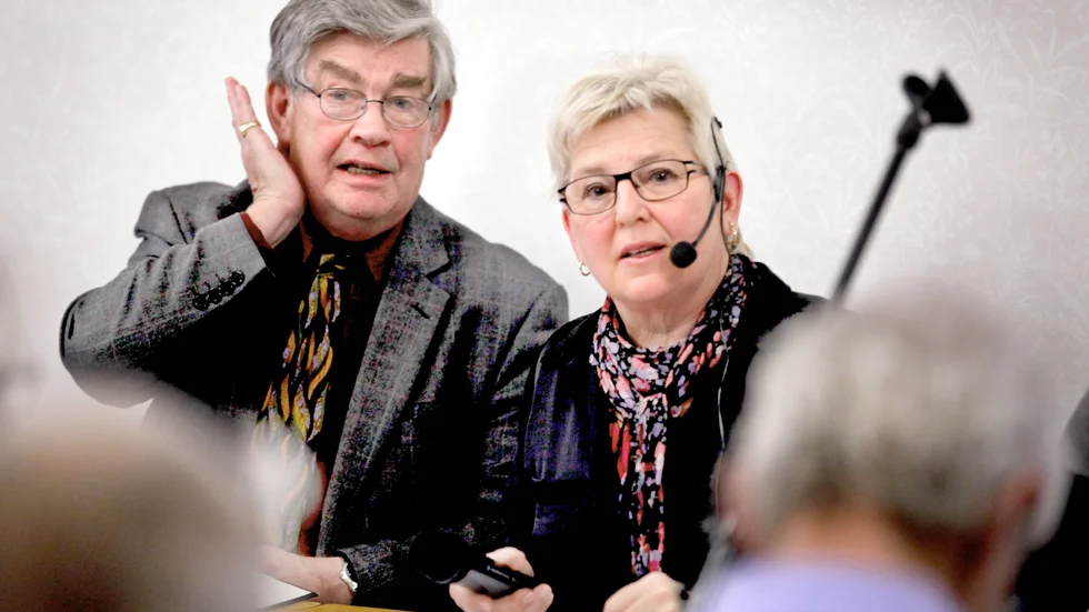 Torsten Gislestam under ett möte om öns kyrkor, här tillsammans med Carin Jakobsson.