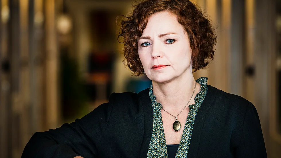 Vice chefsåklagare Anna Bergström beslutade under torsdagen att släppa två av männen som greps i en lägenhet på Malmudden på tisdagskvällen.