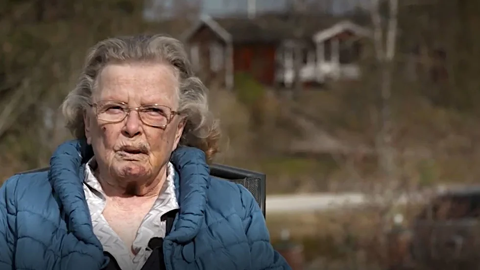 Den 24 mars misshandlade en okänd man en 87-årig Strängnäskvinna och försvann med hennes smycken. Fallet togs upp i förra veckans avsnitt av Efterlyst.