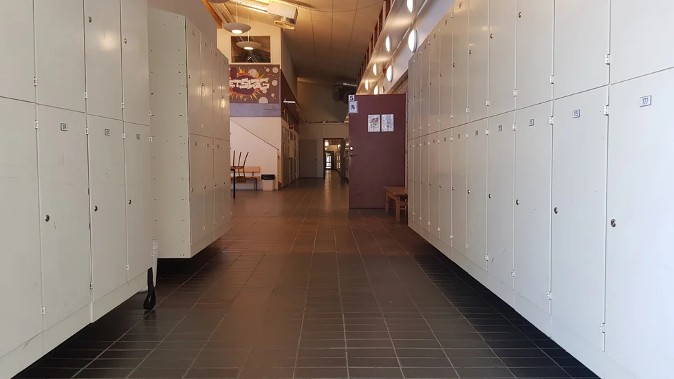 Lärarfacken i Åtvidaberg har deltagit aktivt i arbetet att hindra smittspridning i kommunens skolor, bland annat på Alléskolan. Facken ger gott betyg till skolchefen och är samstämmiga: "Dialogen är väldigt bra".