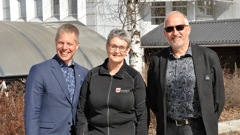 Johan Grön(C) kommunalråd och ordförande i miljö- och byggnämnden, Lilian Jansson, alkoholhandläggare, Lars Andersson, samhällsbyggnadschef.