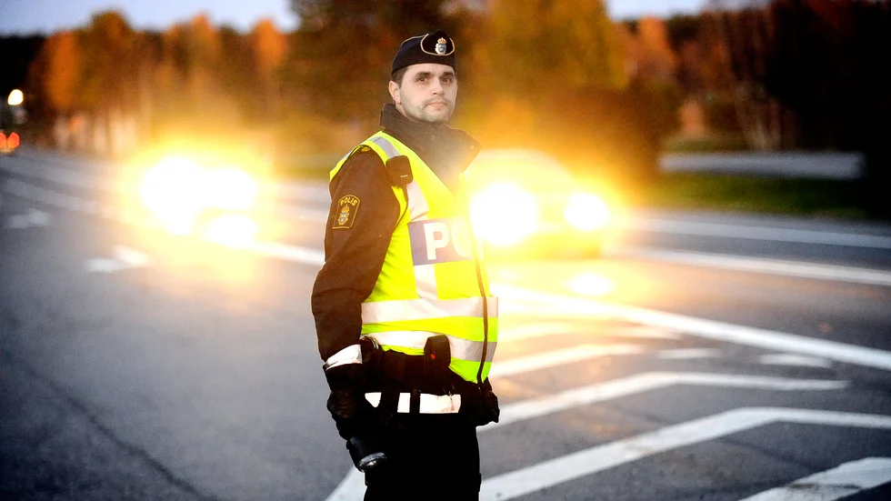 Niclas Ekbom, gruppchef på ingripandeverksamheten vid polisen i Luleå/Boden vill att fortkörarna lättar på gasen.