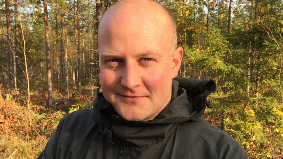 Alexander Winiger, rovdjurshandläggare på länsstyrelsen, uppmanar folk att skicka in rovdjursobservationer från bostadsområden till länsstyrelsen. (Arkivbild)