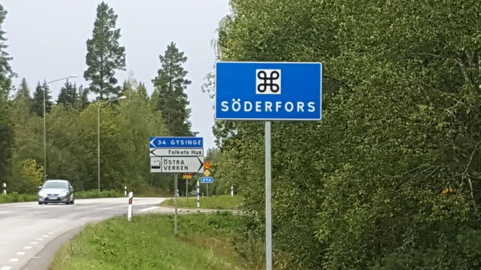 För en tid sedan sköt någon mot bostadshus i Söderfors med ett luftgevär. Skotten ska dock ha låtit som de kom från ett automatvapen.