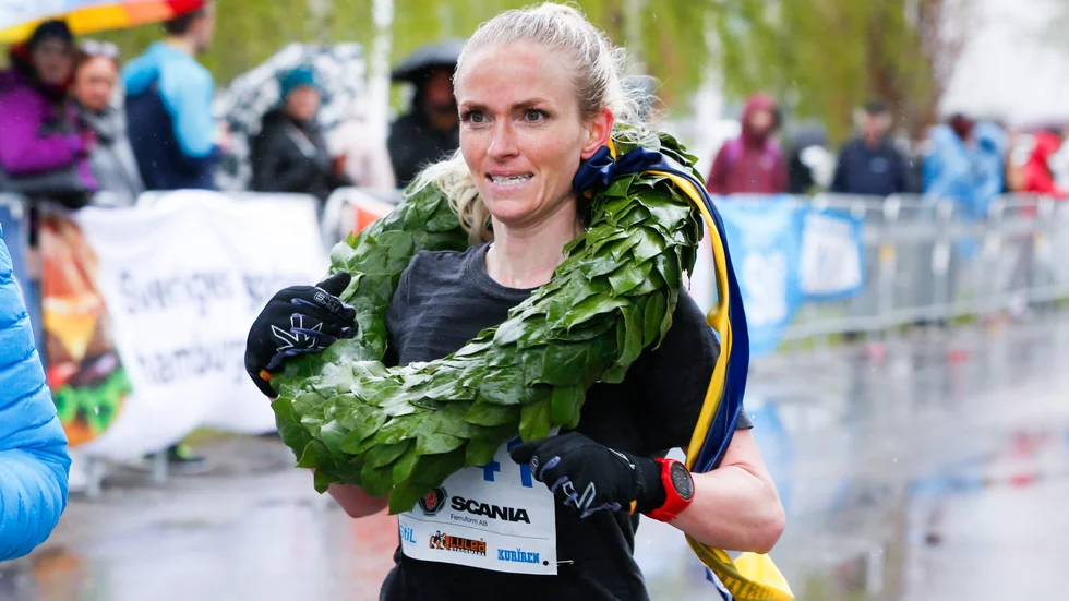 Elisabet Clausén, Tvärsåselets AIF.