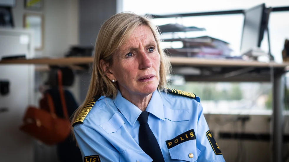 "Vi måste kunna fokusera vårt arbete mot grövre brottslighet och andra polisiära ärenden. Vi hjälper så klart till men det är i huvudsak en uppgift för vården", säger Carin Götblad.