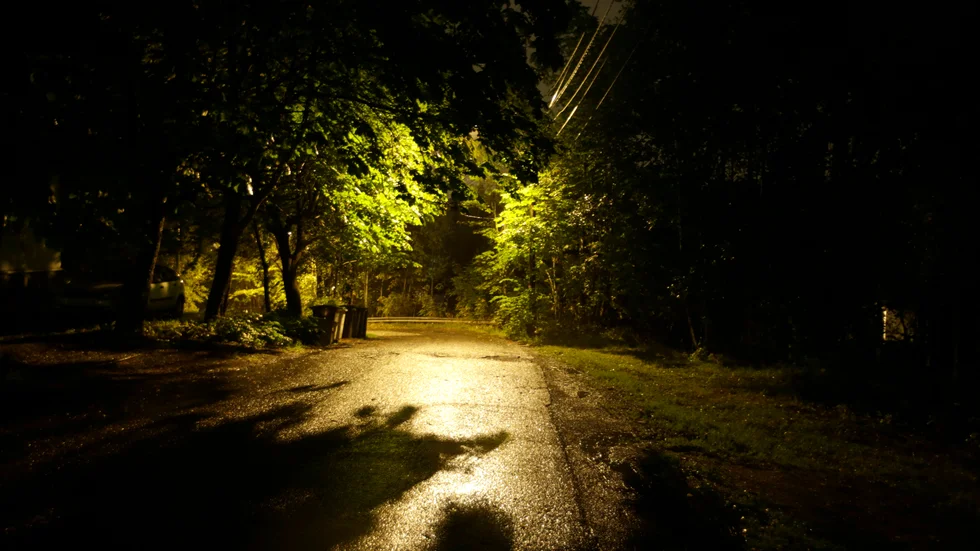 Mannen blev rånad på sina värdesaker.