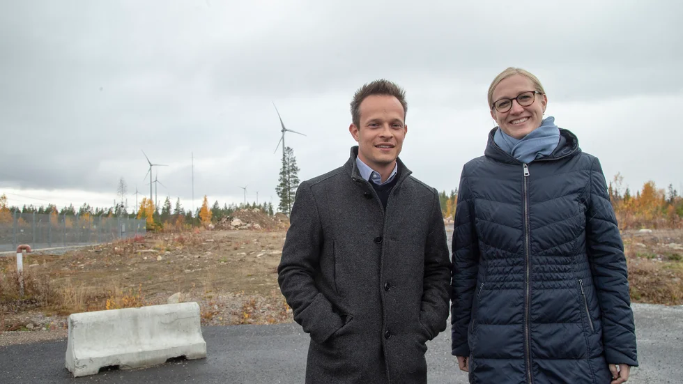 Janis Hoberg, investment associate, och Theresia Langosz-Römbell, organisationsutvecklare, var två av representanterna från Luxcara som var på plats i Markbygden på tisdagen.