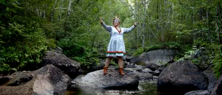 Sara Ajnnak tolkar naturen i sin jojk