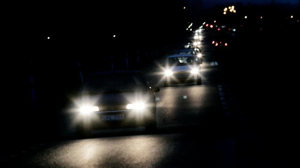 Föremål kastades mot bil på E4:an. 
