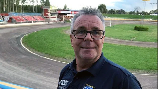 Marknadsansvarige Janne Eklöf lämnar Piraterna och kommer inte att jobba med elitseriesäsongen 2020. En marknadsgrupp tar över hans uppgifter.