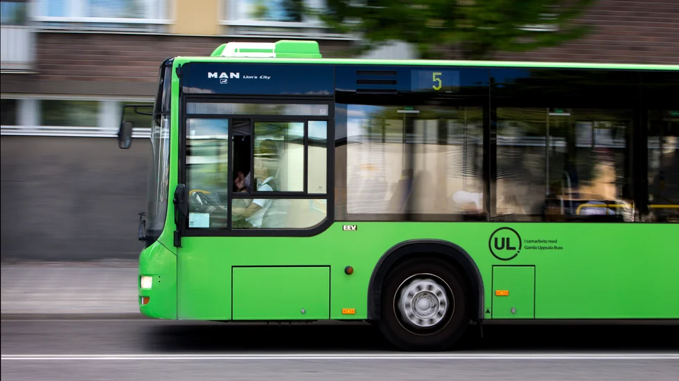 Det behövs ett säkert övergångsställe efter 5:an busshållplats vid kÖlandsredan, skriver Elisabeth Gräns.