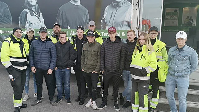 Fanklubben hejade friskt på Alfred Stemeberg från Tuna som representerade Syab i Hultsfred vid SM-kvalet i Värnamo.