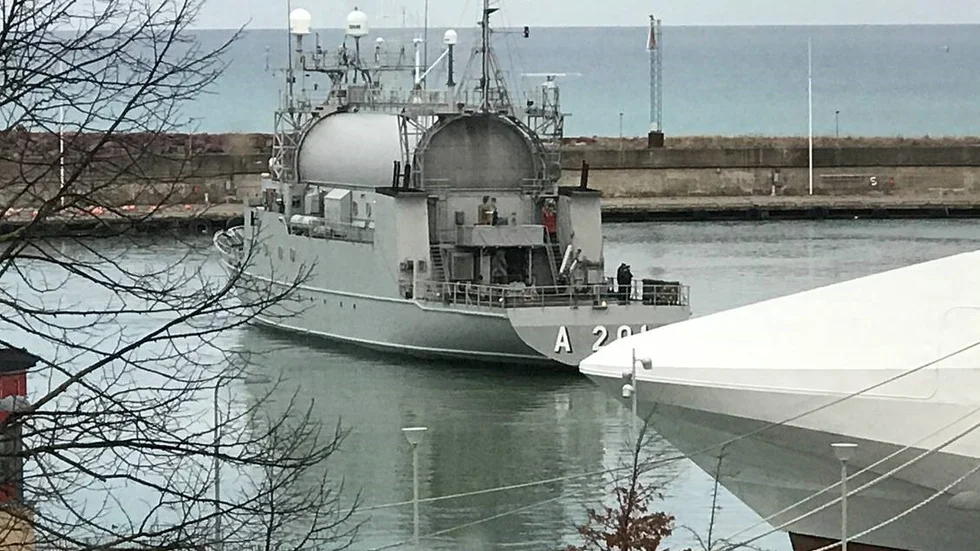 Signalspaningsfartyget HMS Orion besökte på tisdagsmorgonen Visby hamn.